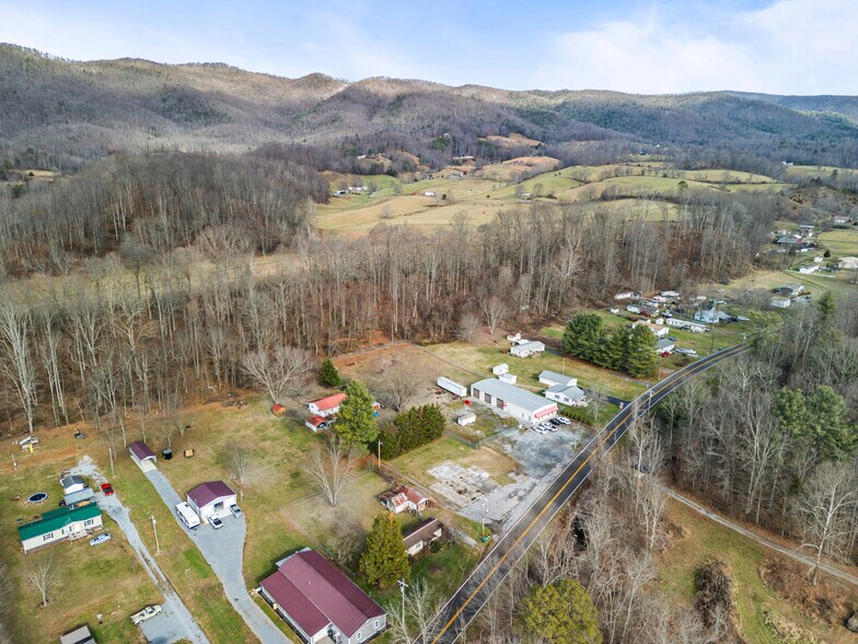 More Photos Of 2719 Highway 91, Elizabethton Showroom For Sale
