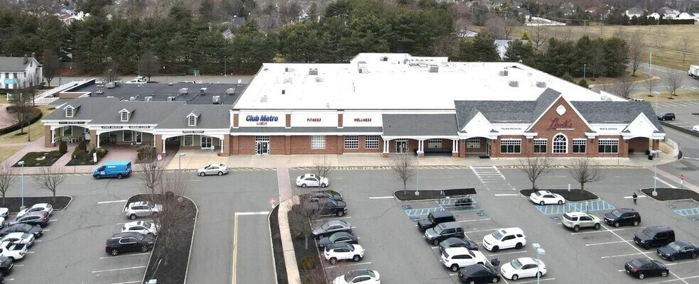 More Photos Of 401b W Main St, Freehold Unknown For Lease