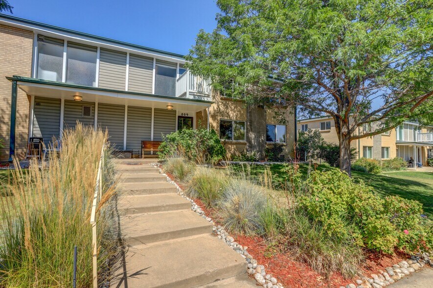 More Photos Of 809-825 Oak St, Lakewood Apartments For Sale