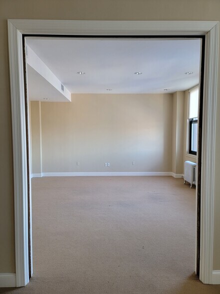 More Photos Of 8-18 W Market St, Wilkes Barre Office For Lease