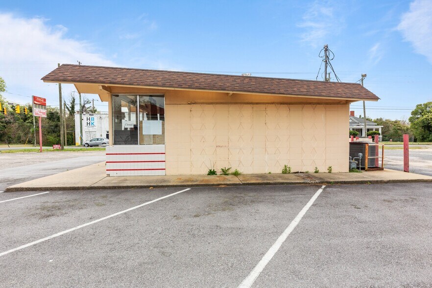 More Photos Of 415 S John St, Goldsboro Restaurant For Sale