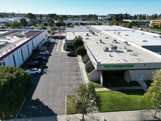 More Photos Of 3700 W Segerstrom Ave, Santa Ana Warehouse For Lease