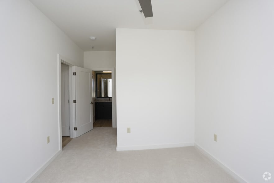 More Photos Of 174 E Main St, Spartanburg Apartments For Lease