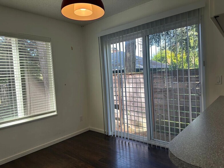 More Photos Of 117 SE 30th Pl, Portland Apartments For Sale