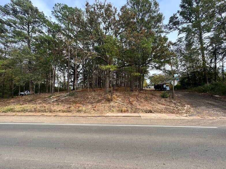 More Photos Of S Commerce @ Brandon St E, Overton Land For Sale