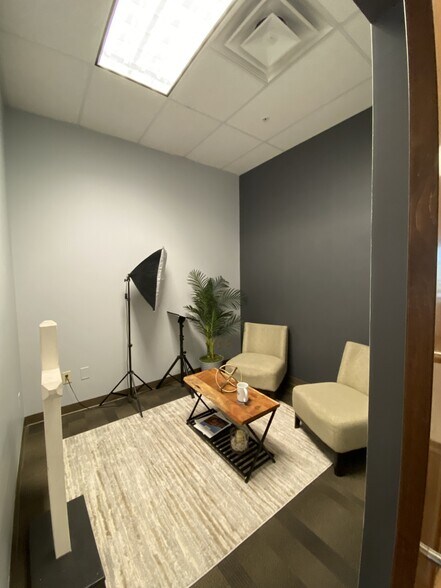 More Photos Of 4929 E 96th St, Indianapolis Office For Lease
