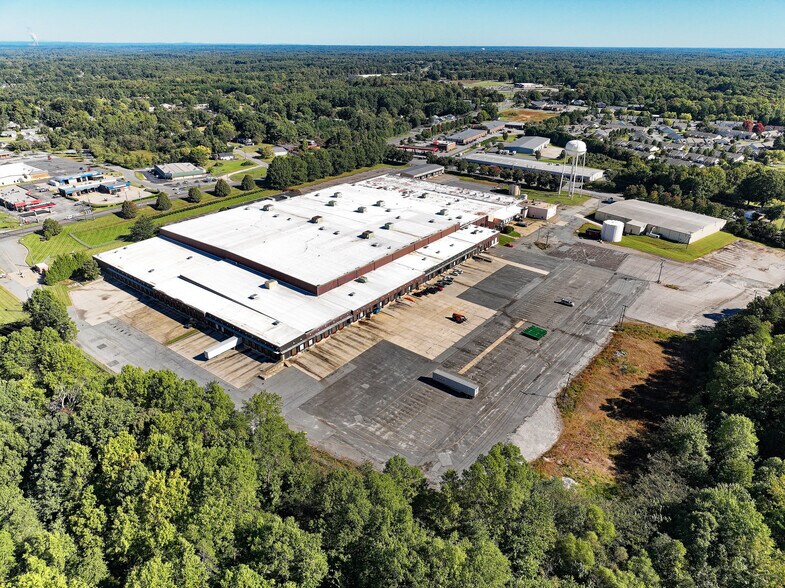 More Photos Of 700 N Main St, Kernersville Warehouse For Sale