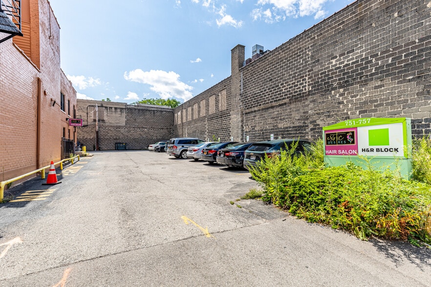 More Photos Of 757 W Main St, Rochester Multifamily For Sale