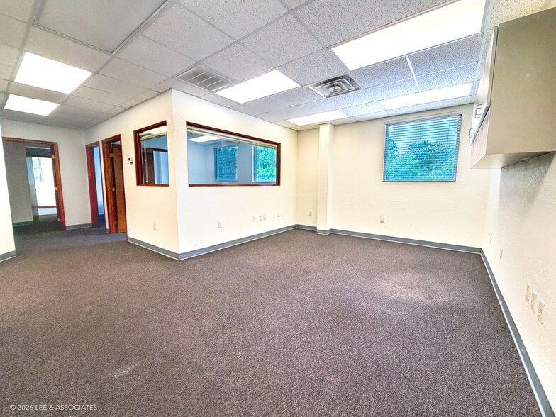 More Photos Of 4741 NW 8th Ave, Gainesville Medical For Sale
