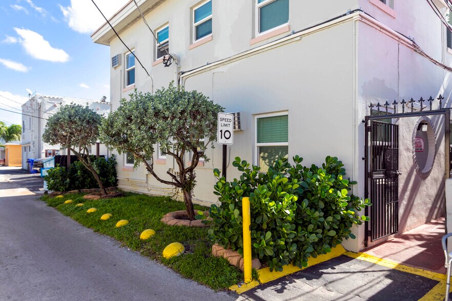 More Photos Of 1219 S Federal Hwy, Hollywood Hotel For Sale