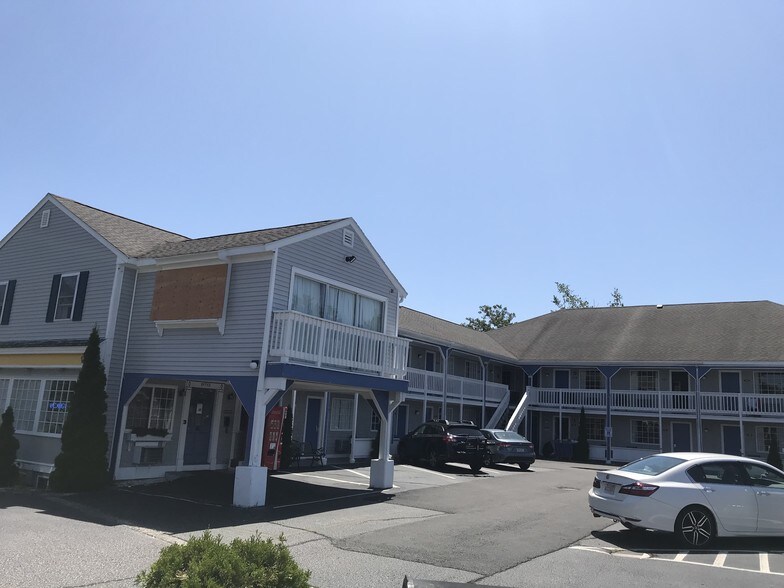 More Photos Of 221 Main St, West Dennis Hotel For Sale
