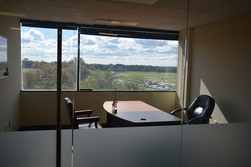 More Photos Of 438 N Frederick Ave, Gaithersburg Medical For Sale