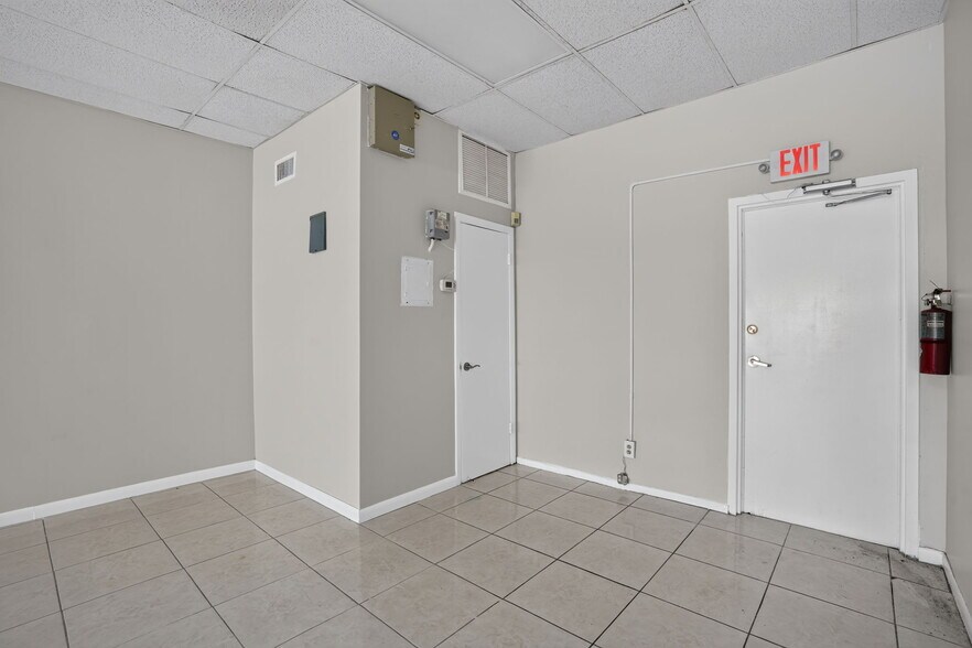 More Photos Of 5130 N Federal Hwy, Fort Lauderdale Unknown For Lease