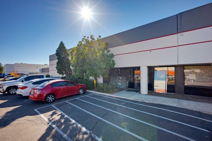 More Photos Of 543 Birch St, Lake Elsinore Warehouse For Sale