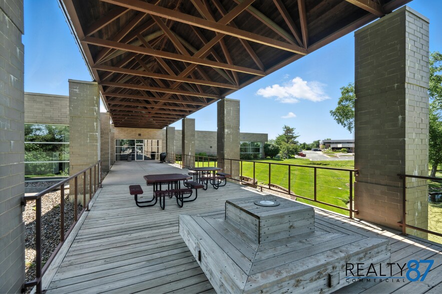 More Photos Of 4050 River Center Ct NE, Cedar Rapids Office For Lease