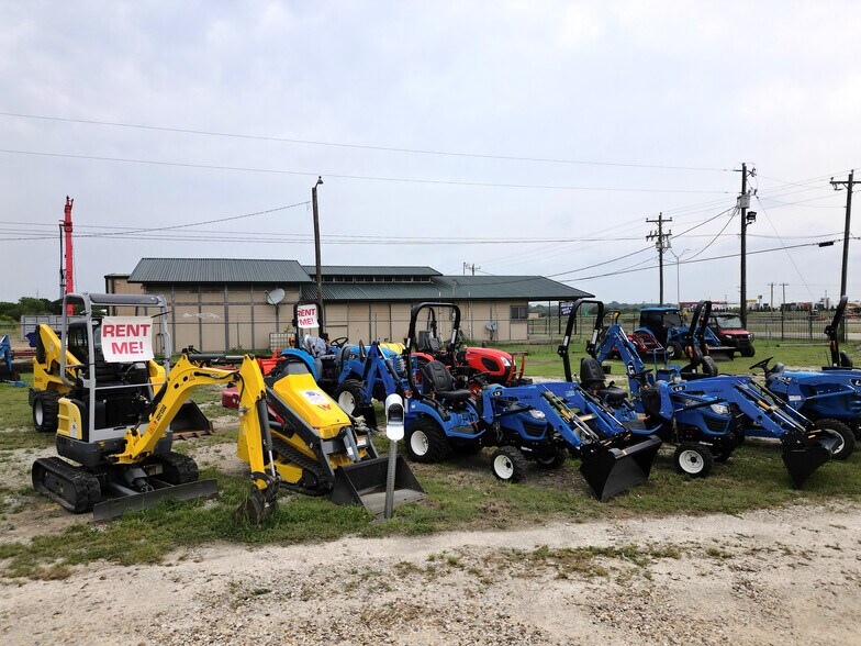 More Photos Of 3456 S Burleson Blvd, Alvarado Freestanding For Sale