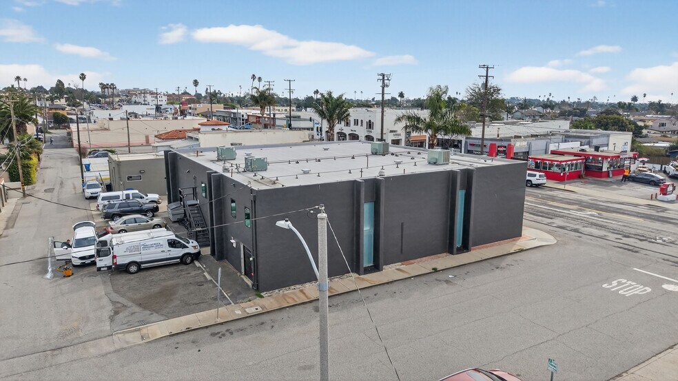 More Photos Of 1895 E Main St, Ventura General Retail For Sale