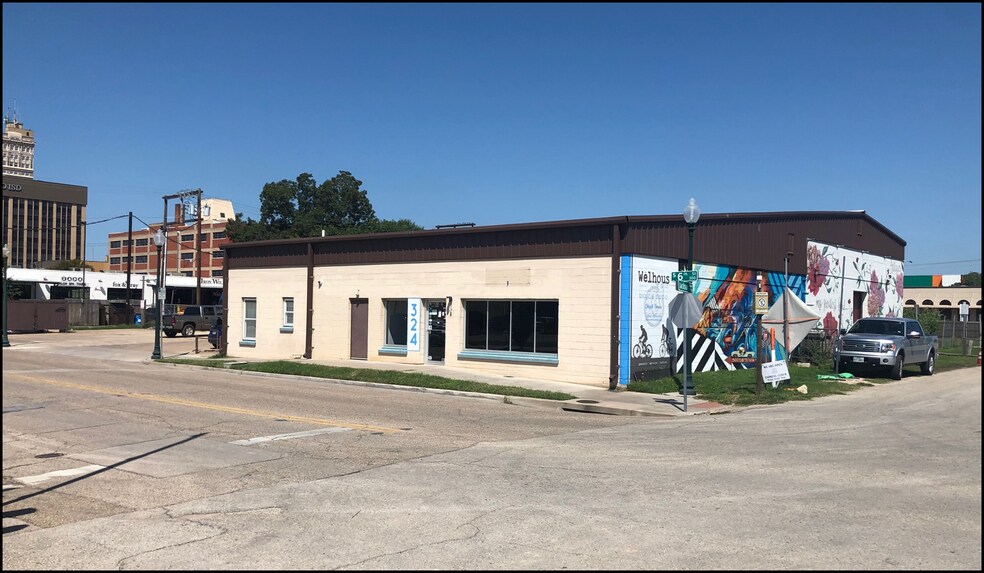 Primary Photo Of 324 S 6th St, Waco Storefront Retail Office For Lease