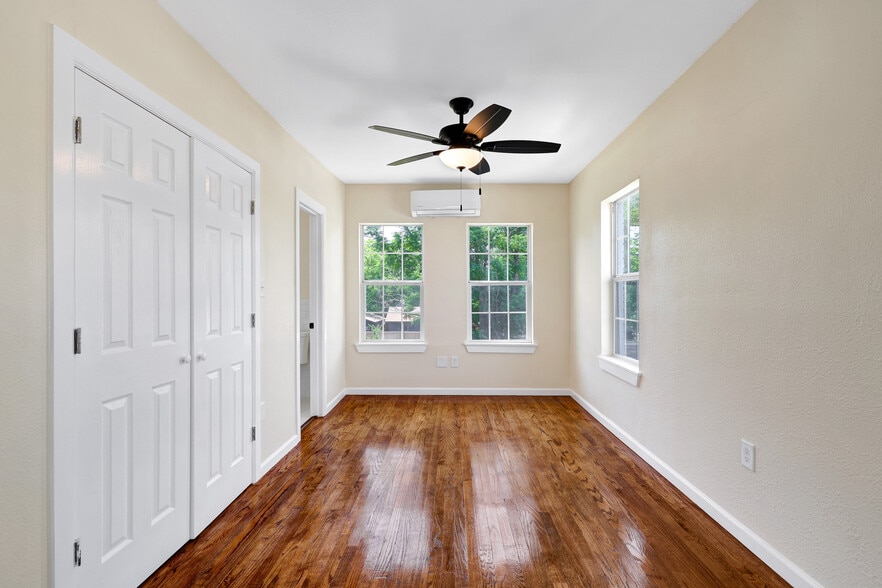 More Photos Of 834 W Russell Pl, San Antonio Apartments For Sale