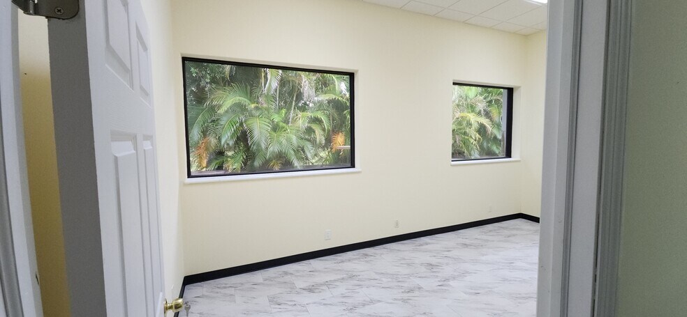 More Photos Of 3120-3131 E Riverside Dr, Fort Myers Research And Development For Sale
