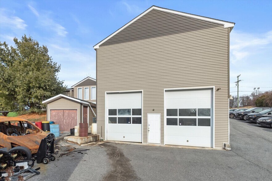 More Photos Of 4028 Hanover Pike, Manchester Auto Repair For Sale