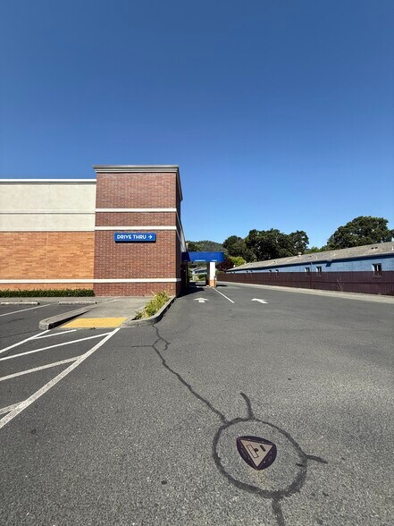 More Photos Of 680 S State St, Ukiah Drugstore For Lease