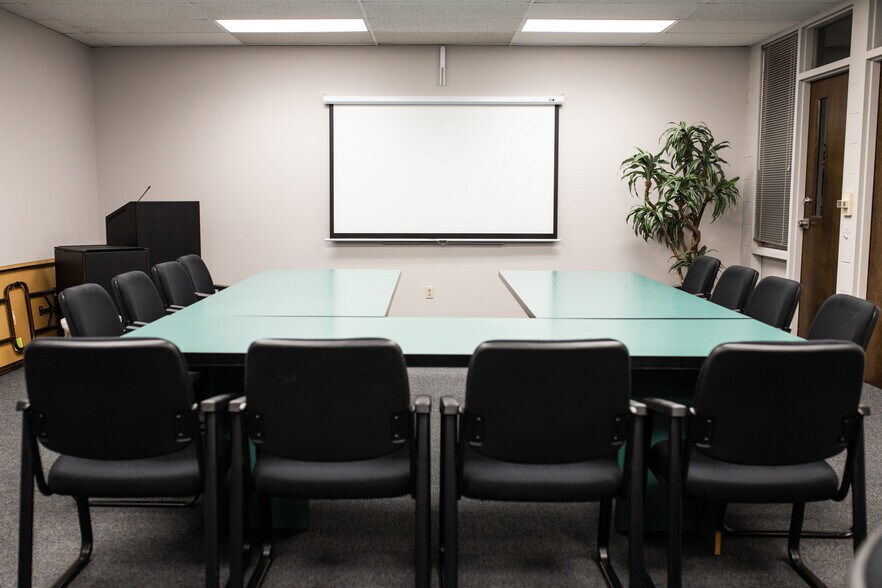 More Photos Of 809 W Detweiller Dr, Peoria Office For Lease