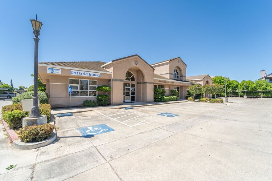 More Photos Of 1444 W Main St, Ripon Medical For Lease