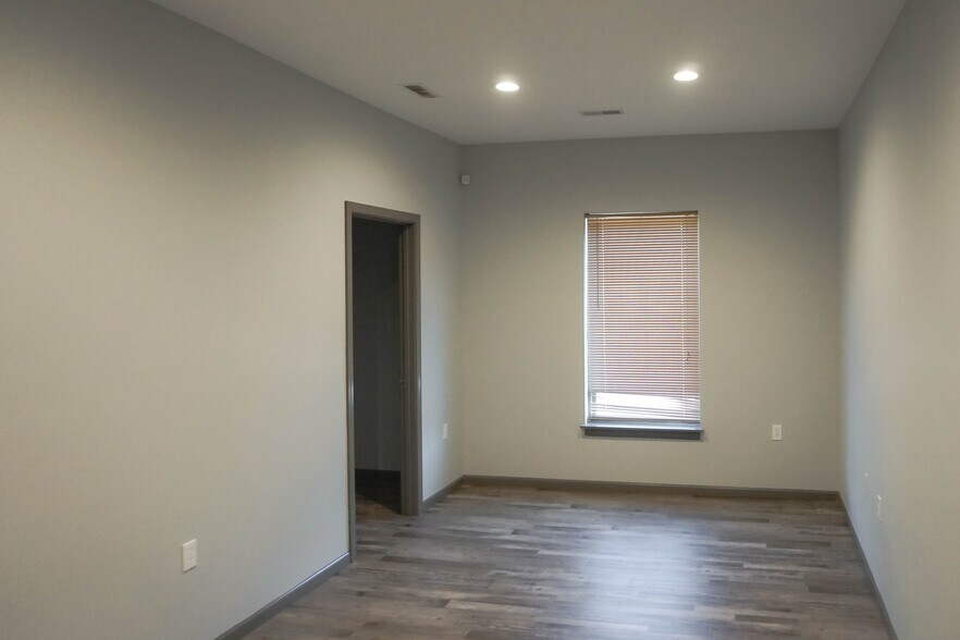 More Photos Of 112 N Spilman Ave, Rolla Office For Sale