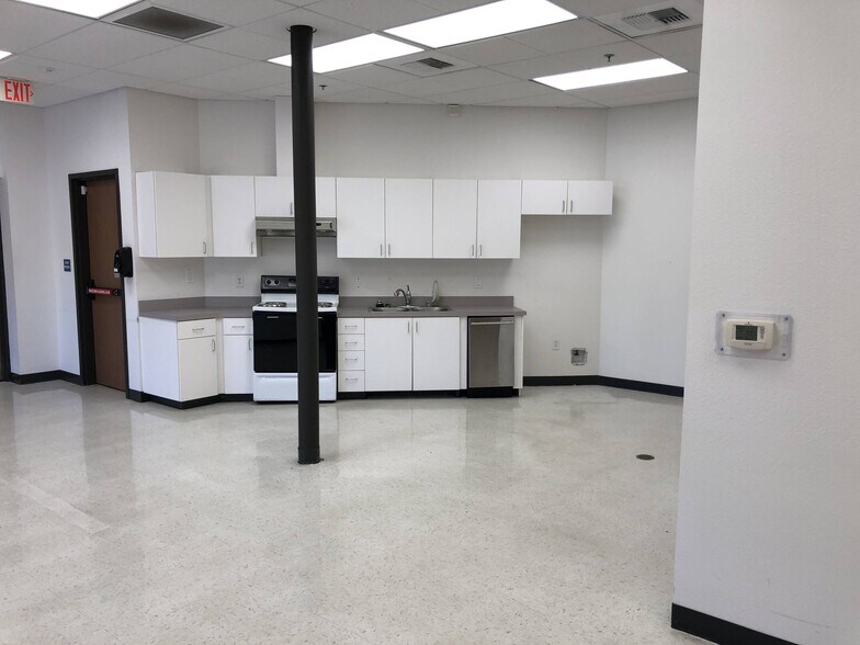 More Photos Of 3684-3686 Sonoma Blvd, Vallejo General Retail For Lease