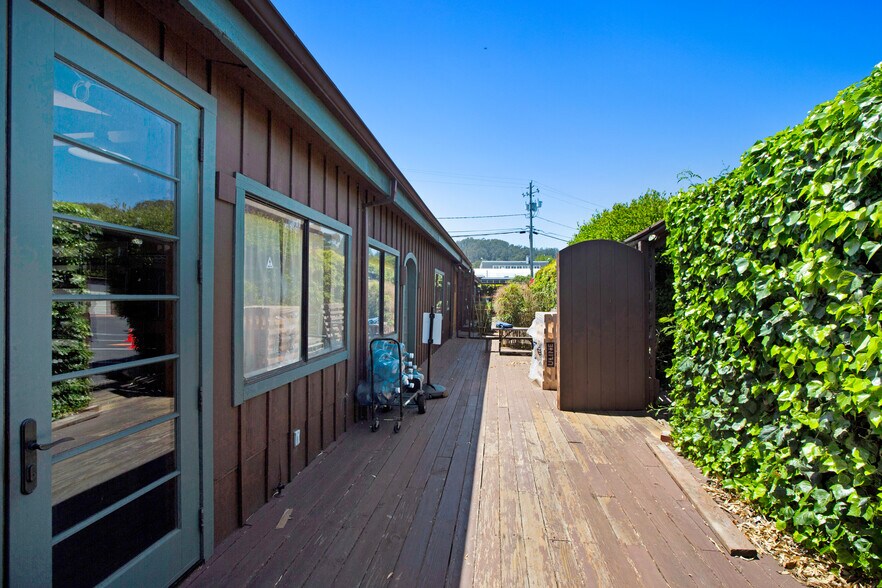 More Photos Of 27 Gate 5 Rd, Sausalito Office For Lease