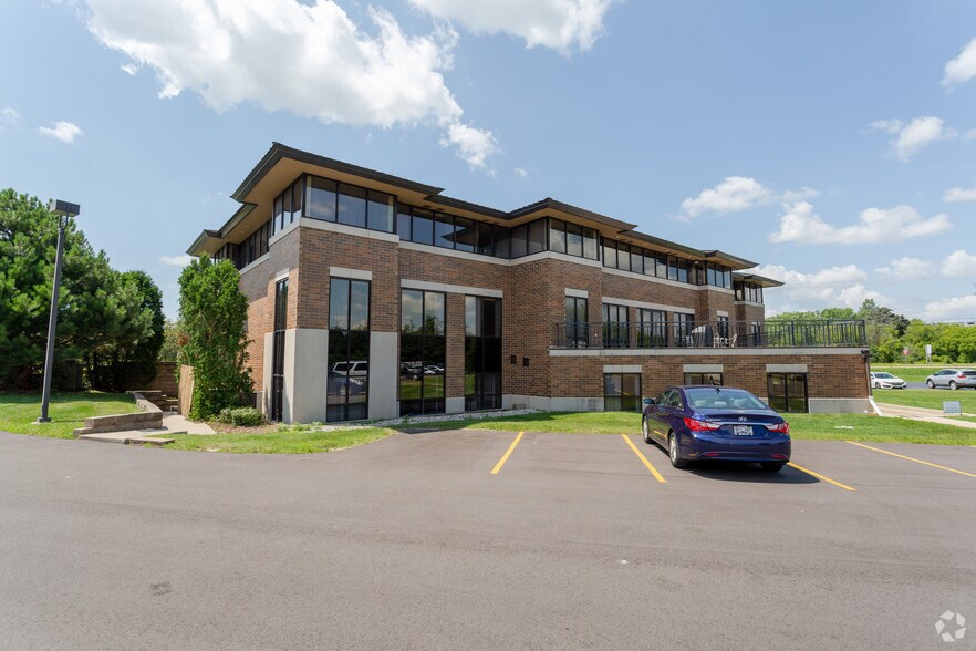 More Photos Of N27W23960 Paul Rd, Pewaukee Office For Lease