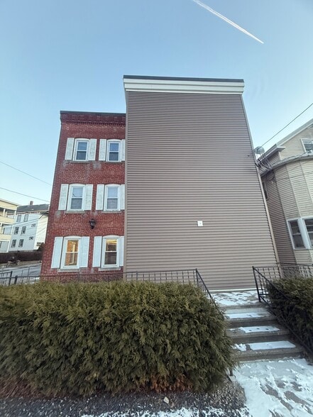 More Photos Of 30 E Main St, Webster Storefront Retail Residential For Lease