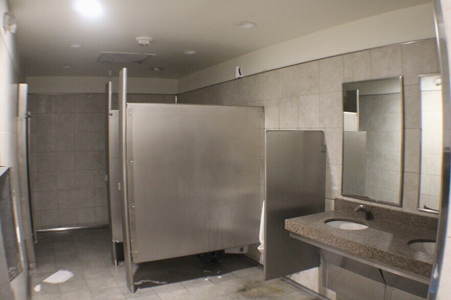 More Photos Of 869 W Florida Ave, Hemet Unknown For Lease