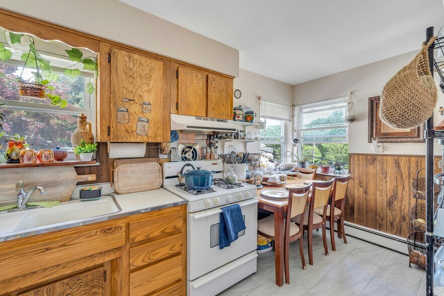 More Photos Of 161 S Pearl St, Pearl River Apartments For Sale