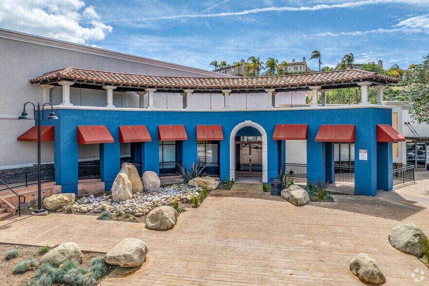 More Photos Of 716-766 New Los Angeles Ave, Moorpark Supermarket For Lease