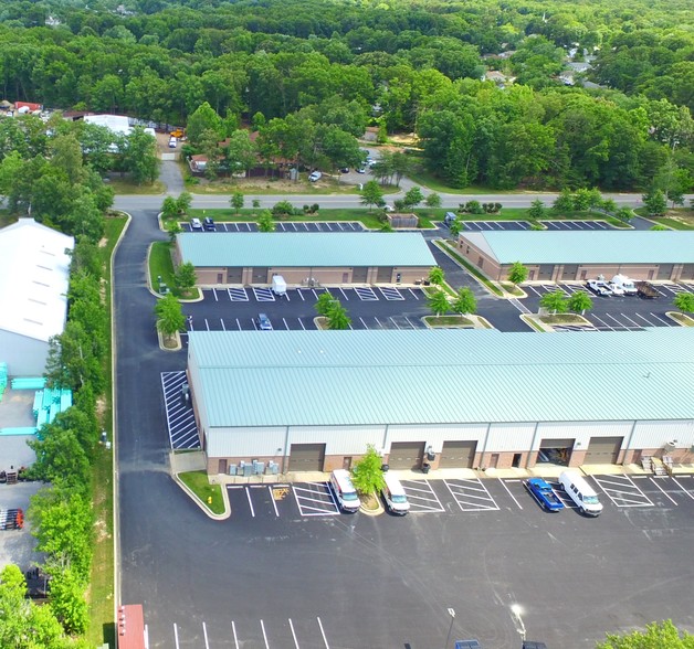 More Photos Of 70 Industrial Park Dr, Waldorf Warehouse For Sale