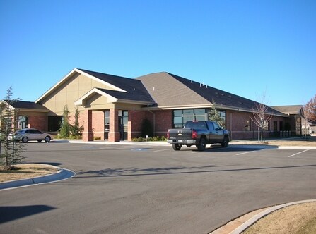 More Photos Of 9821 S May Ave, Oklahoma City Office For Lease