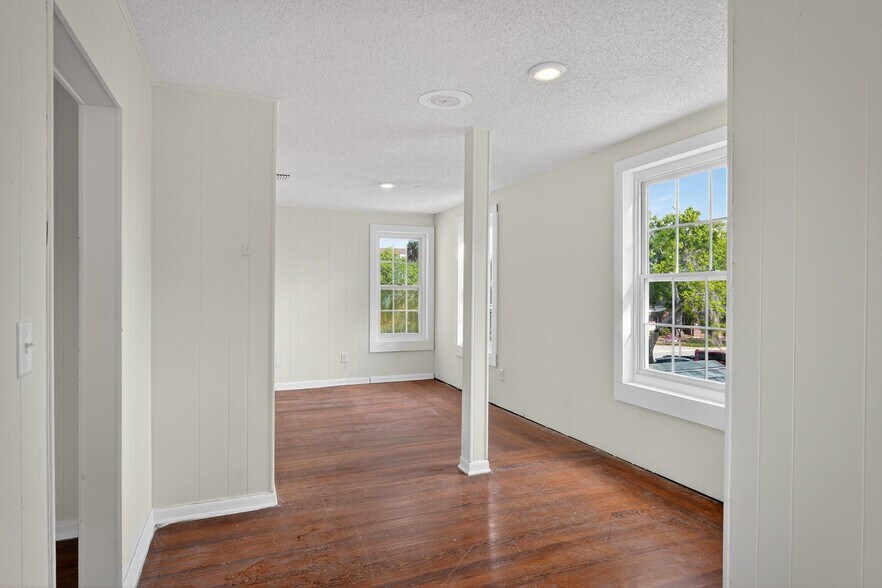 More Photos Of 219 Magnolia Ave, Daytona Beach Storefront Retail Residential For Sale