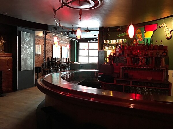 More Photos Of 188 Main St, Burlington Restaurant For Lease