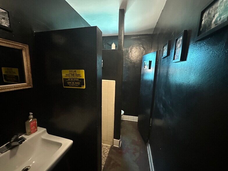 More Photos Of 1712 Colorado Blvd, Los Angeles Storefront For Lease