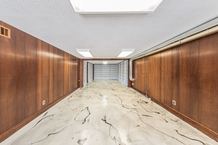 More Photos Of 1200 Broadway St, Paducah Office For Sale