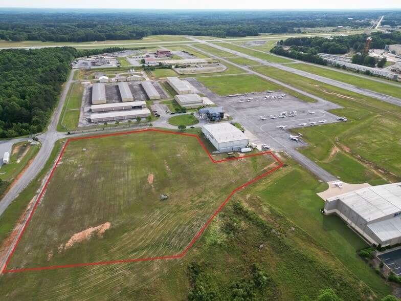 More Photos Of 841 Ronald Wood Rd, Winder Airplane Hangar For Sale