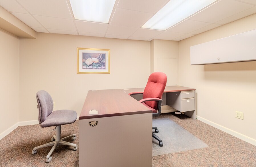 More Photos Of 2703 Mosside Blvd, Monroeville Medical For Lease