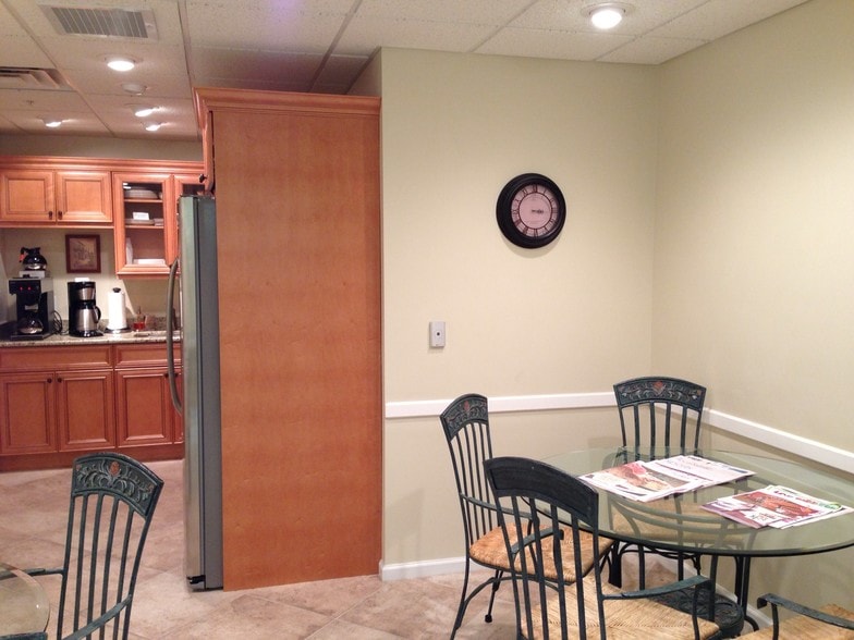 More Photos Of 9220 Bonita Beach Rd, Bonita Springs Medical For Lease