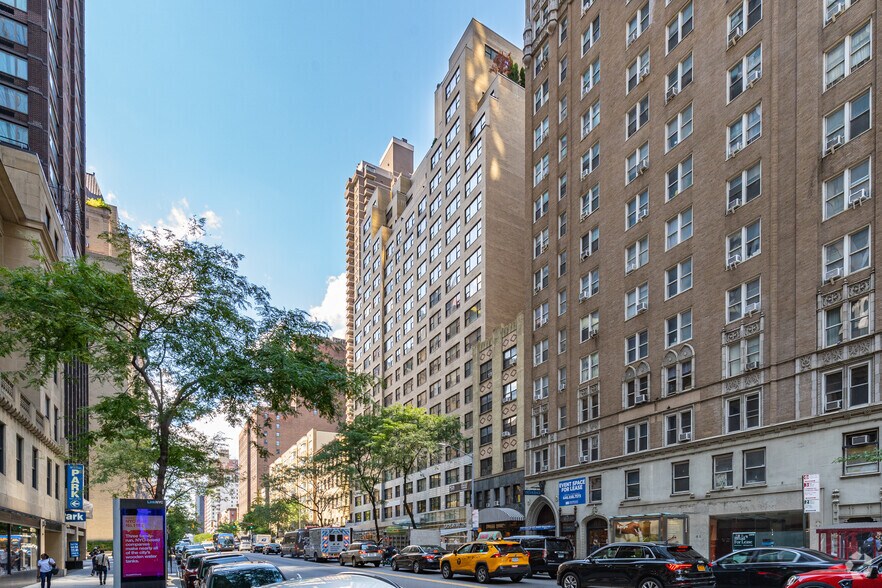 More Photos Of 330 W 58th St, New York Apartments For Lease