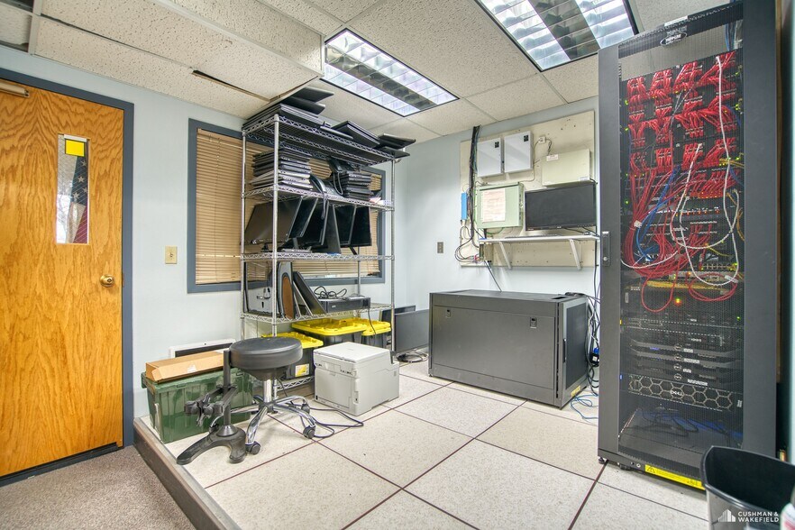 More Photos Of 2300 W Eisenhower Blvd, Loveland Office For Sale