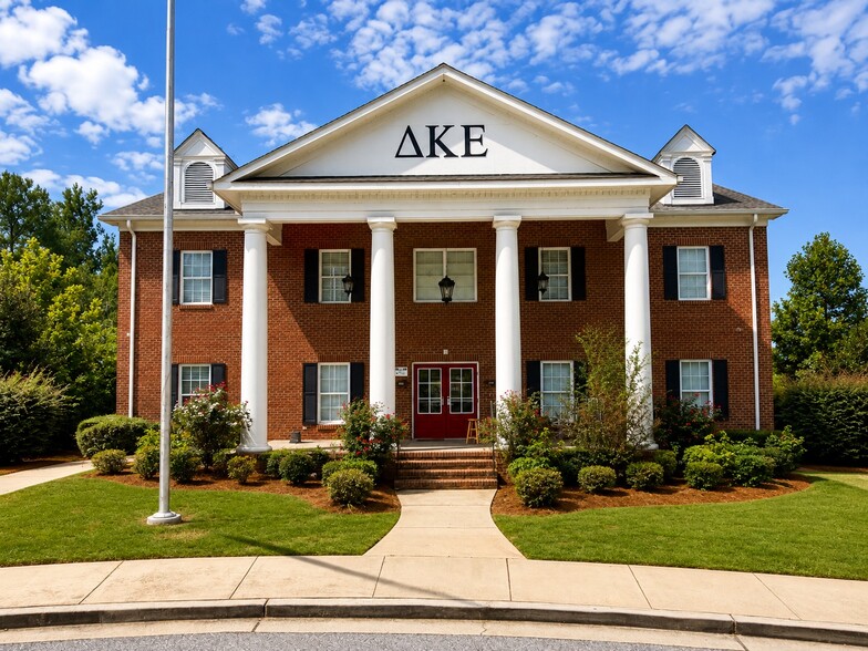 More Photos Of 250 Carriage Ct, Athens Sorority Fraternity House For Sale