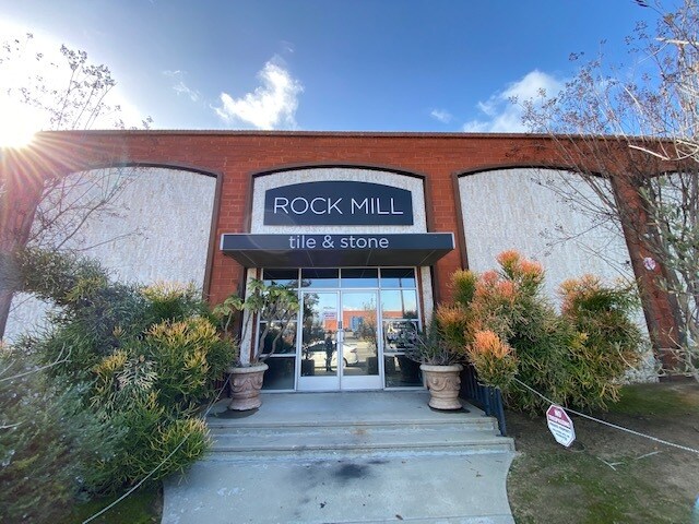 More Photos Of 14455 S Broadway, Gardena Warehouse For Sale