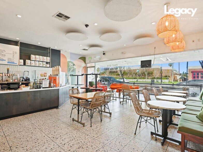 More Photos Of 321-323 Main St, El Segundo Storefront For Lease